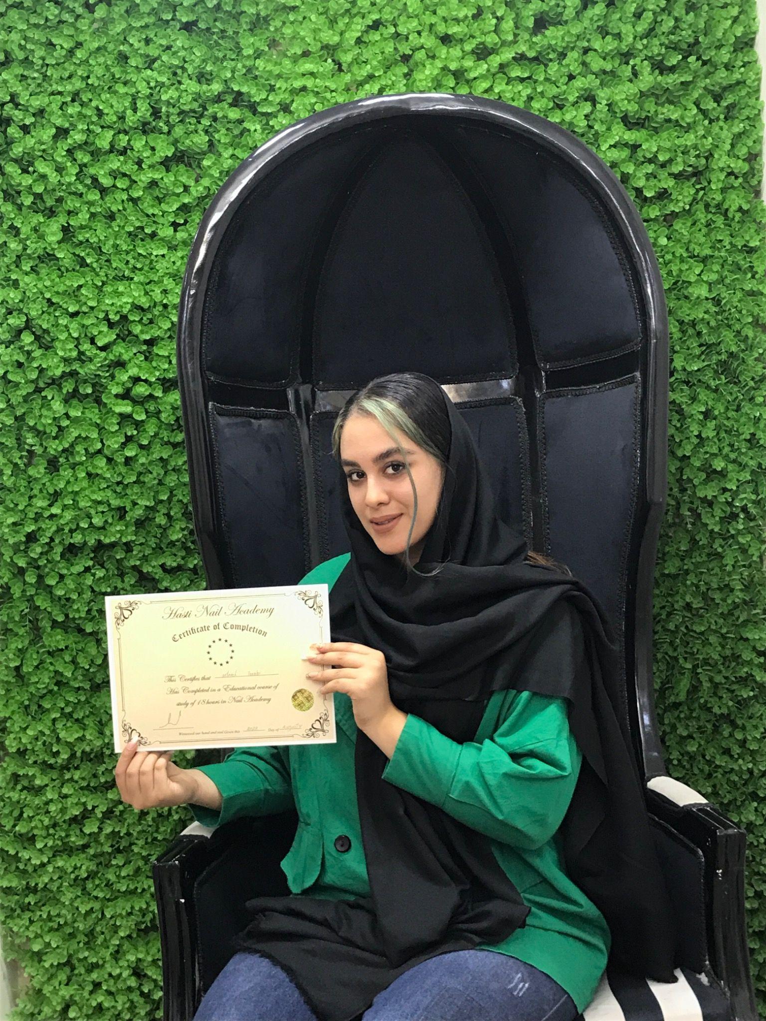 خدمات تخصصی ناخن ستاره